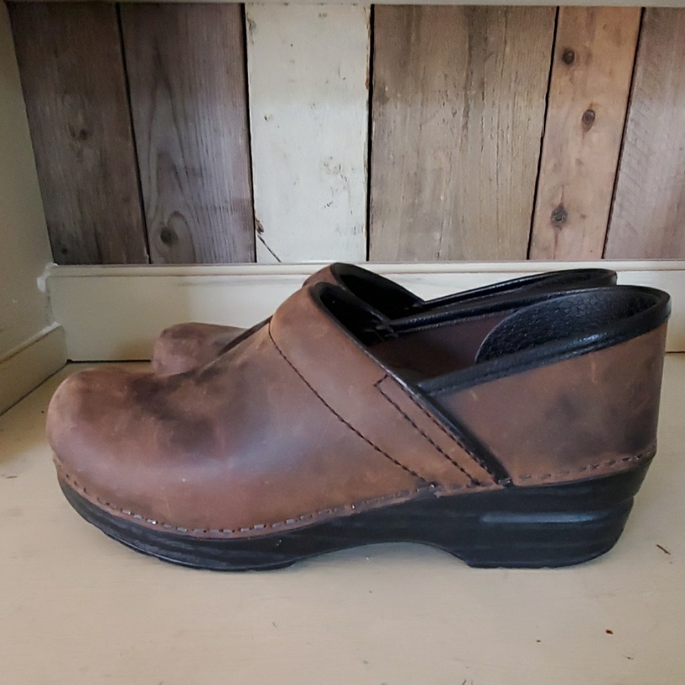 Dansko clog size 38